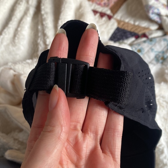 ON Running Hat - Picture 5 of 5